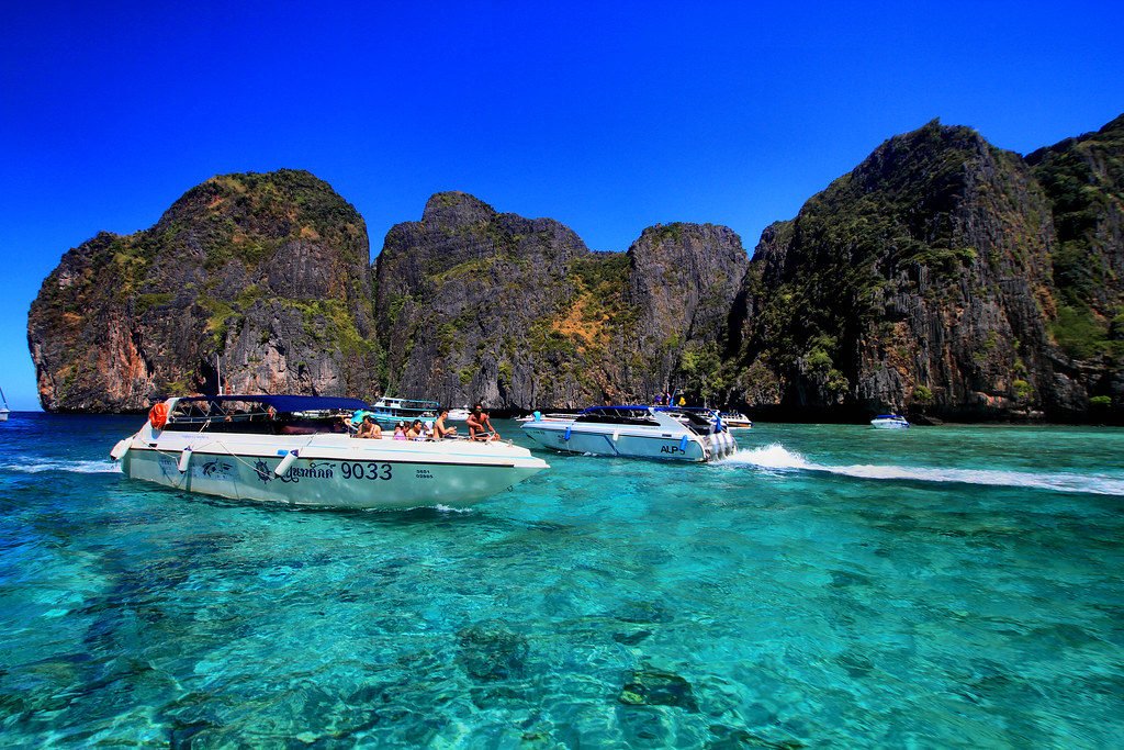 Trips 6 Holiday Packages 24613953242 a64d0defa3 b - World Travel Packages