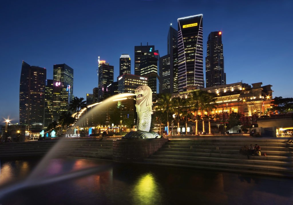 The Singapore Merlion - World Travel Packages