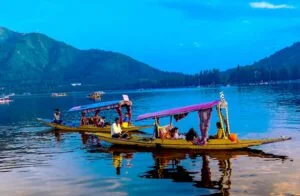 lake dal shikava boat - World Travel Packages